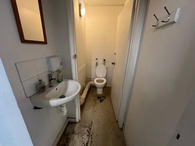 7 Brookside Centre, Southend-On-Sea, Industrial To Let - 1c5c7eb1e45e4a2081d4cbdd5b4910ae.jpg