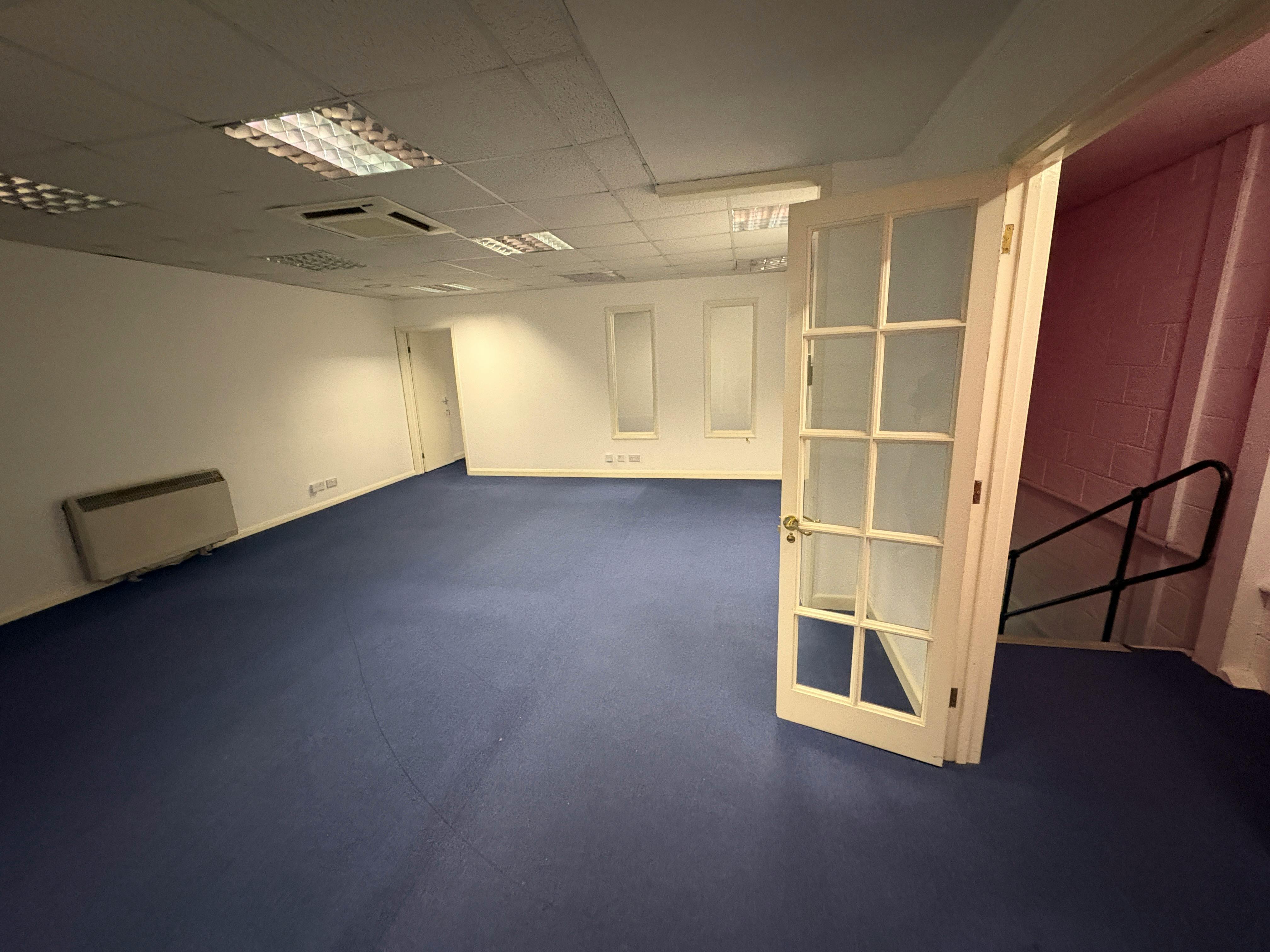 Industrial Unit in Fareham - photo 2