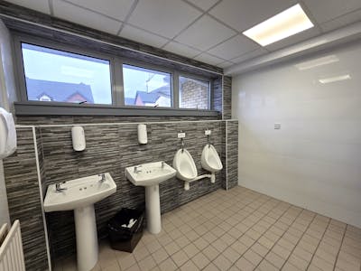 First Floor, Elm Court, Boreenmanna Road, Cork, Office To Let - Gents toilets.jpg