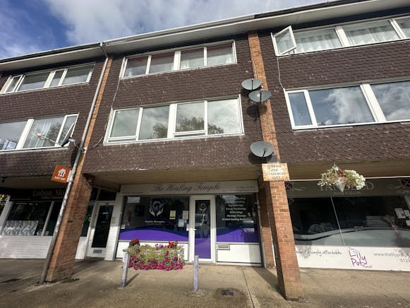 19 Middle Field, 19 Middle Field, Aylesbury, Investment / Residential / Retail For Sale - IMG_2826 2.jpeg