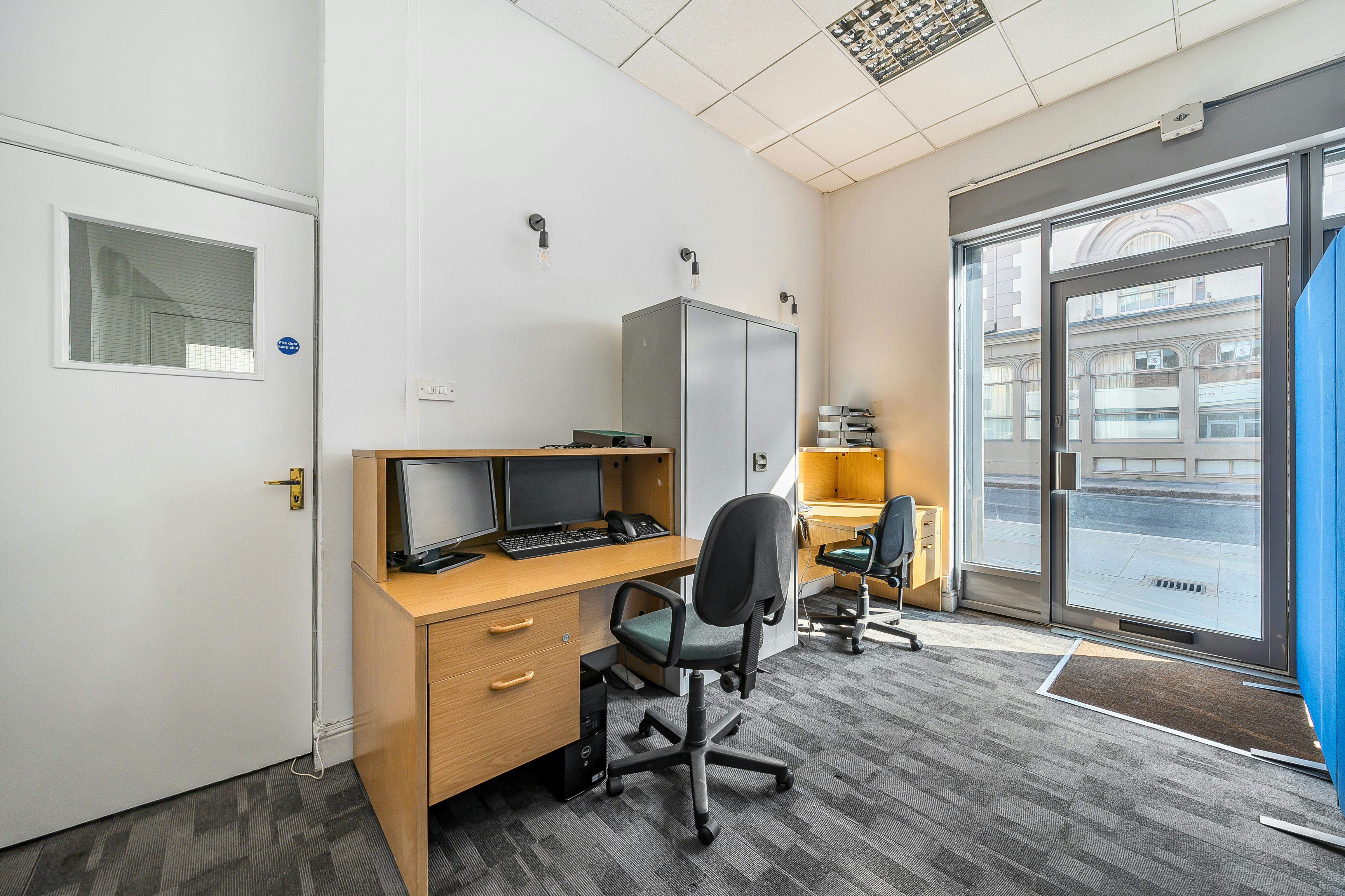 144-146 Kings Cross Road - 134115210689f644675730.jpg