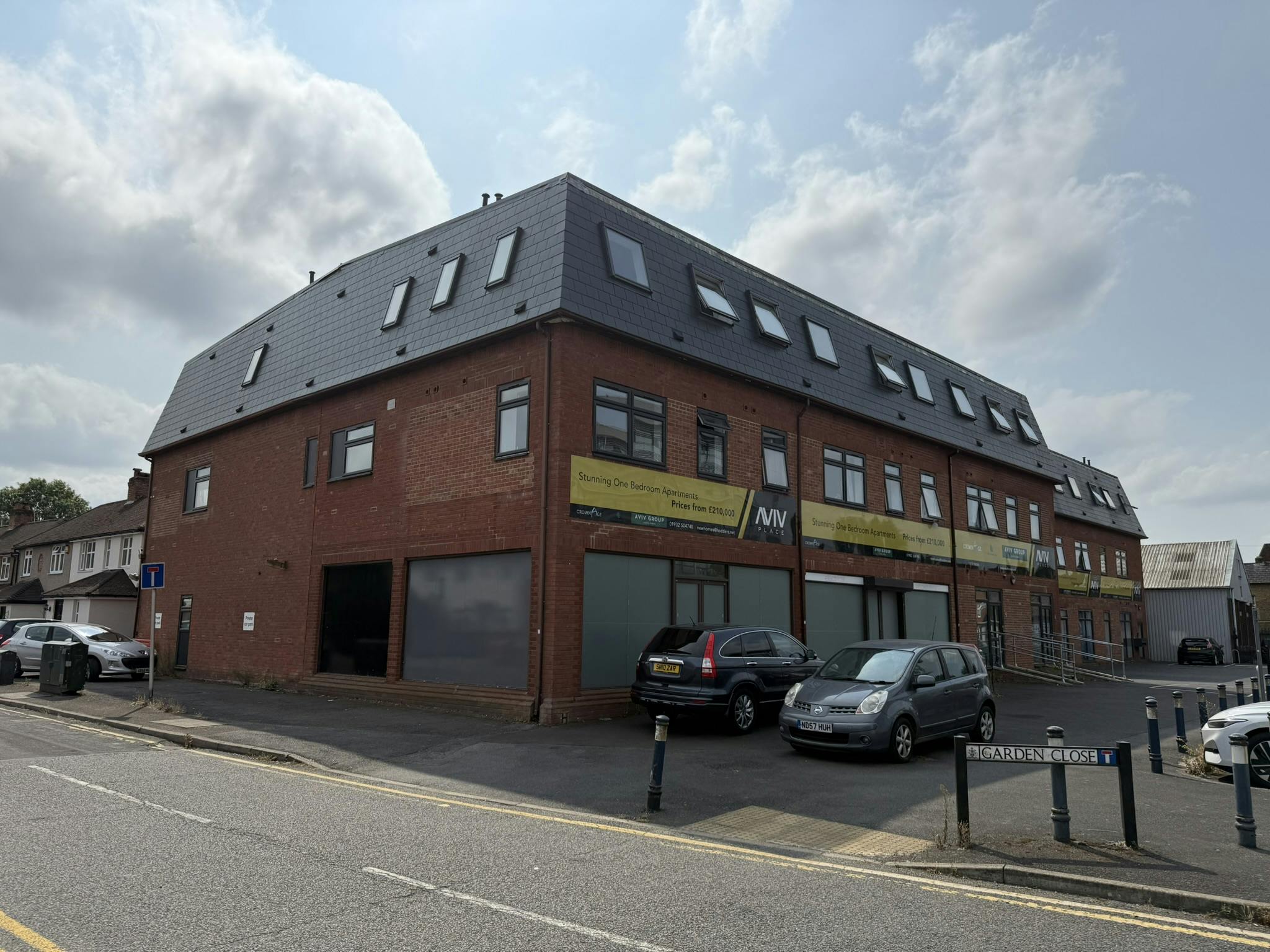 244-256 Station Road, Addlestone, Retail To Let - IMG_3759.JPEG