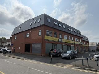 244-256 Station Road, Addlestone, Retail To Let - IMG_3759.JPEG