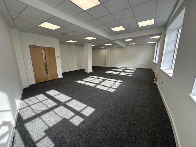 Aurora House, 105 High Street, Slough, Offices To Let - aurora suite remain.jpg