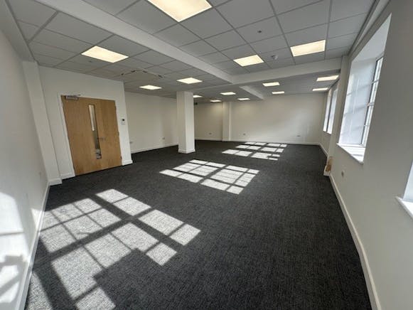 Aurora House, 105 High Street, Slough, Offices To Let - aurora suite remain.jpg