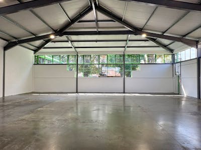 Unit 20, Shepperton Business Park, Shepperton, Industrial / Warehouse To Let - IMG_8196.JPEG