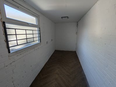 Unit 1, Watford, Warehouse To Let - PXL_20250711_115812385.jpg