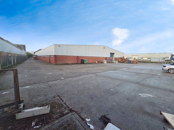 Harrier House, Southend-on-Sea, Industrial To Let - 7d0db520-WhatsApp 20Image 202026-01-28 20at 2009.15.55 20 287 29.jpeg