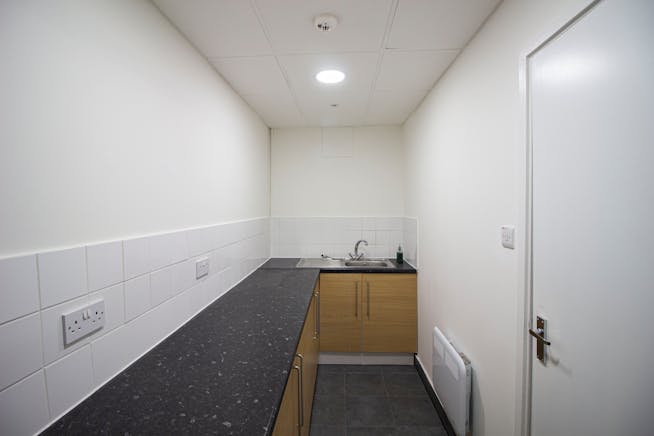 Unit 10b Lyon Way Industrial Estate, Greenford, Industrial / Warehouse To Let - 8.jpg