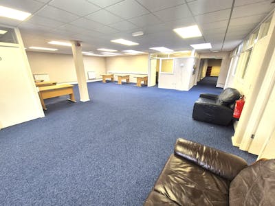 Hyde Business Hub, 111-113 The Mall, Hyde, Office To Let - 20260205_133143.jpg