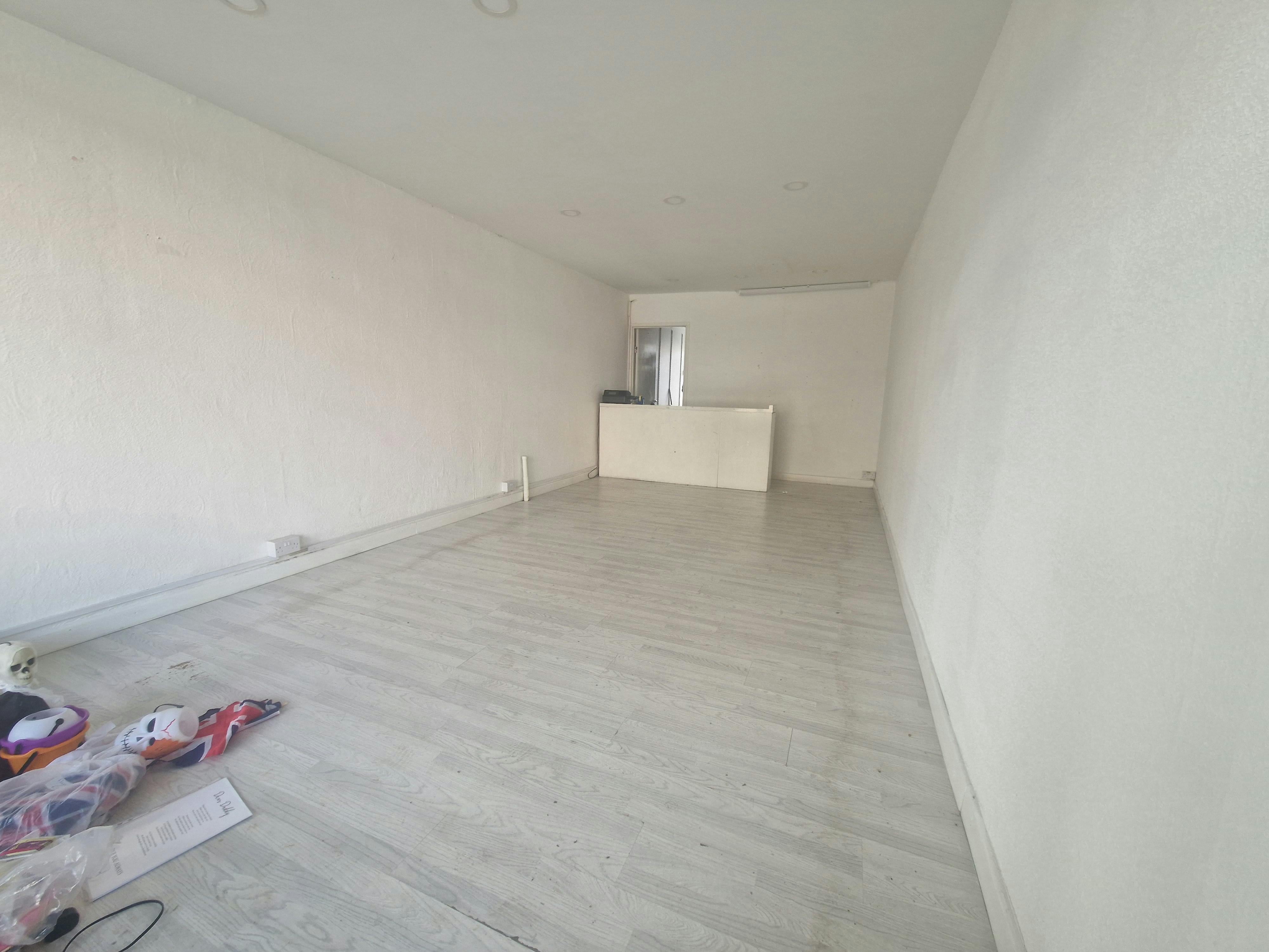 Retail/Shop in Havant - photo 2