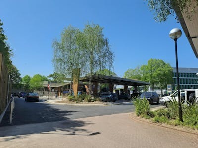 Unit 2b Kingfisher House, Northwood Park, Gatwick Road, Crawley, Office To Let - 20260427_123254~2.jpg