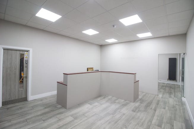 Unit 8 Maple Grove Business Centre, Hounslow, Industrial / Warehouse To Let - 4.jpg