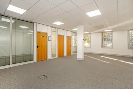 Kingsbridge House, Padbury Oaks, West Drayton, Business Park / Office To Let - P J Careys (Construction) Ltd 268498 (7).jpg