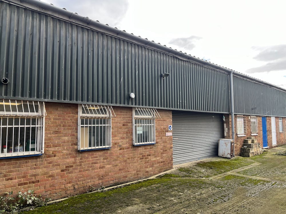 Unit 21 Enterprise House, Cheney Manor Industrial Estate - 21 Enterprise House Rear Picture.jpg