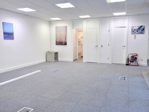 10 Beaufort Court, London, Investments / Offices For Sale - B7D7FEB18DCA4B59967227CC6FDF2EB6.jpeg