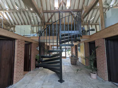 Lydling Barns 1, Puttenham Lane, Shackleford, Office To Let - PXL_20260312_152716844.jpg