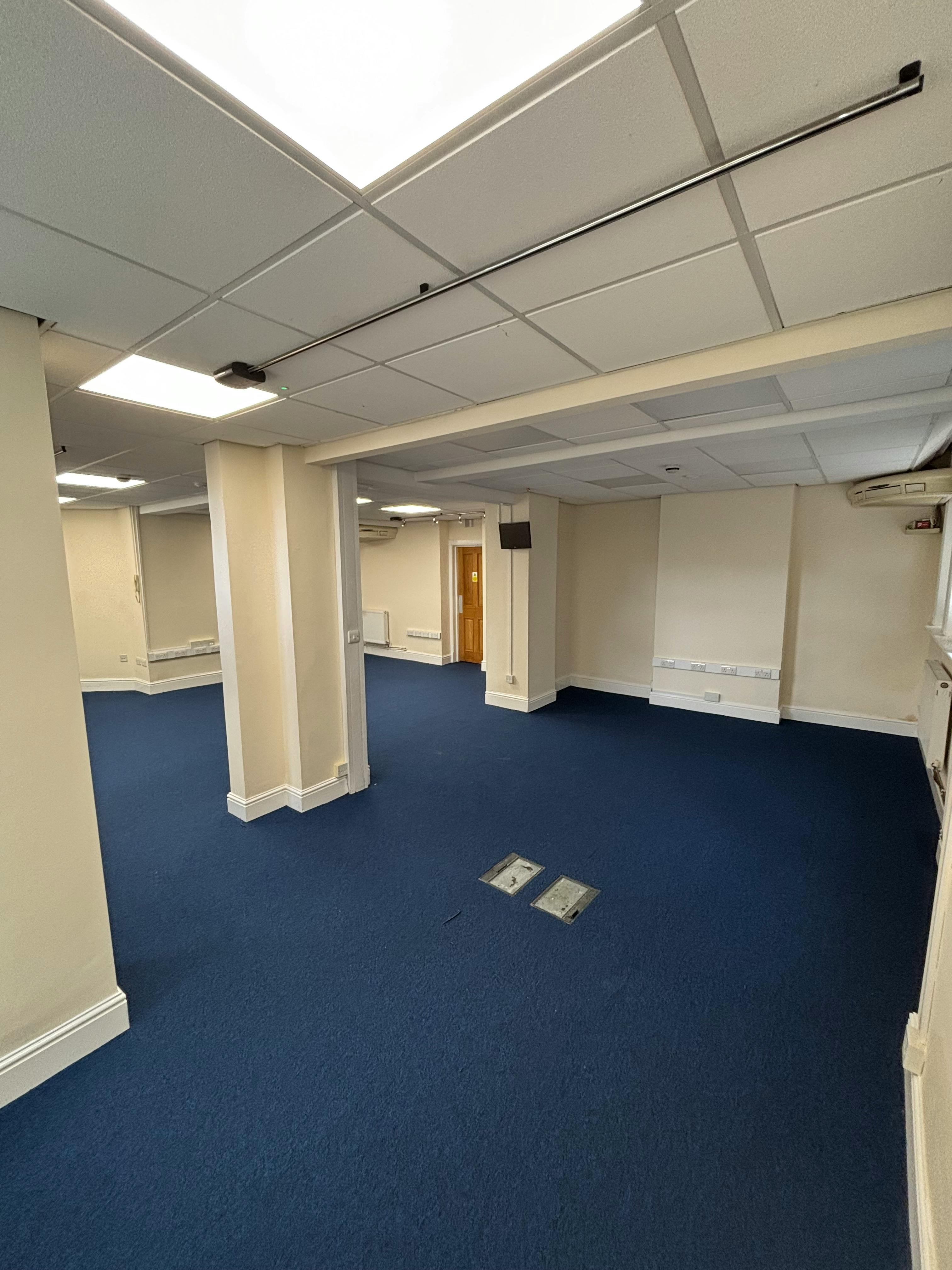 Ground Floor, 70 Waters Green, Macclesfield, Offices / Retail To Let - IMG_5436.jpg