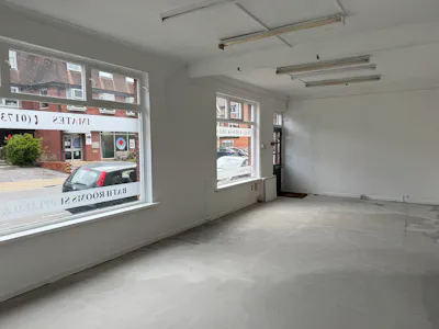 22 Lavant Street, Petersfield, Retail To Let - Photo 05-06-2026, 11 41 41.jpg
