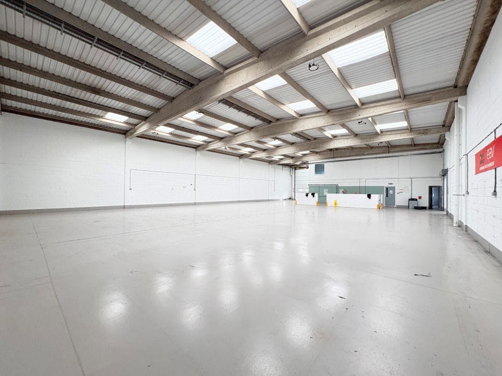 6 & 7 Wates Way, Banbury, Industrial To Let - IMG_9754.jpg