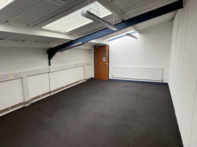 Unit 10 Enfield Industrial Estate, Redditch, Industrial/Logistics To Let - IMG_5805.JPG