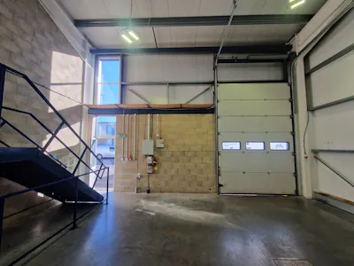 Unit 26 Regents Trade Park, Gosport, Industrial / Warehouse To Let - 20261005_155002.jpg