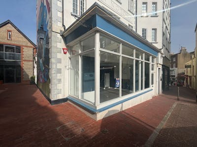 13 Brighton Place, Brighton, Retail / Retail - In Town To Let - WhatsApp Image 2026-03-23 at 18.27.29 (2).jpeg