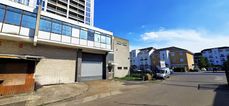 Unit 12, Unit 13 & Unit 14, Lyndean Industrial Estate, London, Industrial To Let - 20250808_154048(0) - Edited.jpg