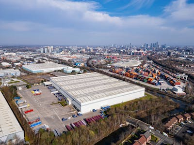 Oxw333, Fraser Place, Manchester, Industrial To Let - drone_photo_058.jpg