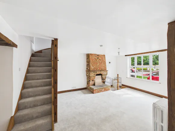 29 & 29a Upper High Street, Thame, Investment / Residential / Retail For Sale - CAM05222G0-PR0088-STILL008.jpg