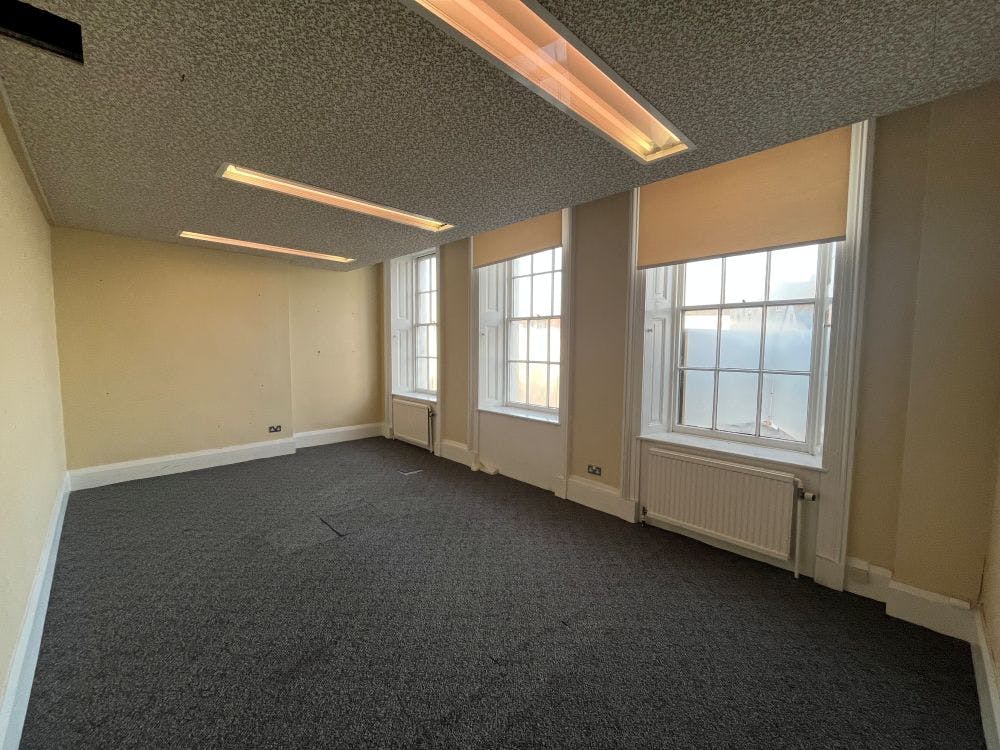 36 Market Square, Bicester, Residential Conversion / Leisure / Office / Retail To Let / For Sale - image00010.jpg