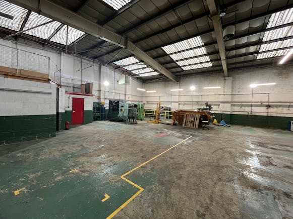 10 Park Street Industrial Estate, Aylesbury, Industrial For Sale - 20250312_162244544_iOS.jpg