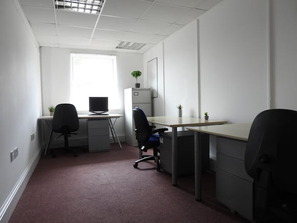 Dorney House Business Centre, 46-48A High Street, Slough, Offices To Let - DH 3 desk office.jpg