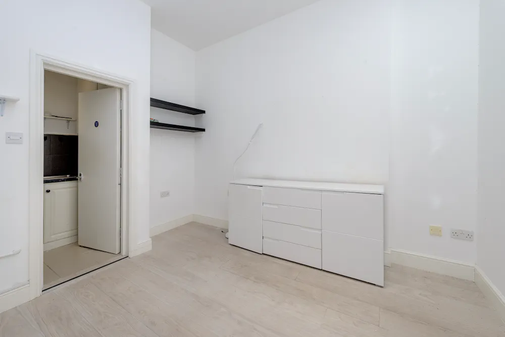 113 Clarendon Road - 113 clarendon rd5070.jpg