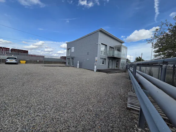 Office Fiddlers Reach, Grays, Office To Let - WhatsApp Image 2026-09-03 at 3.01.35 PM (2).jpeg