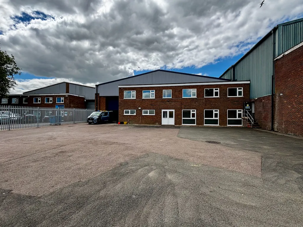 4 Frenchs Avenue Dunstable Mileway Warehouse For Rent External