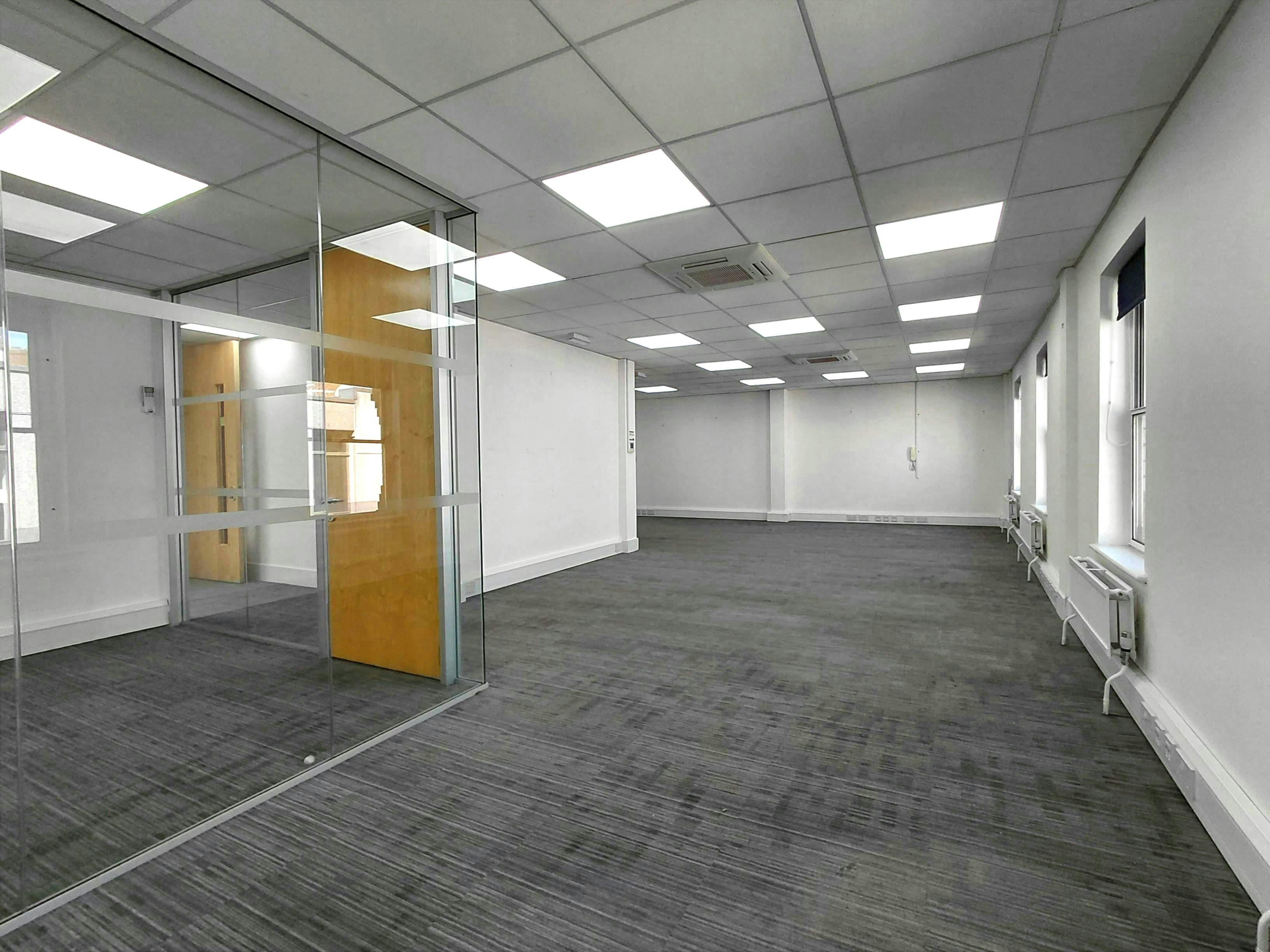 14-16 Cross Street image 3