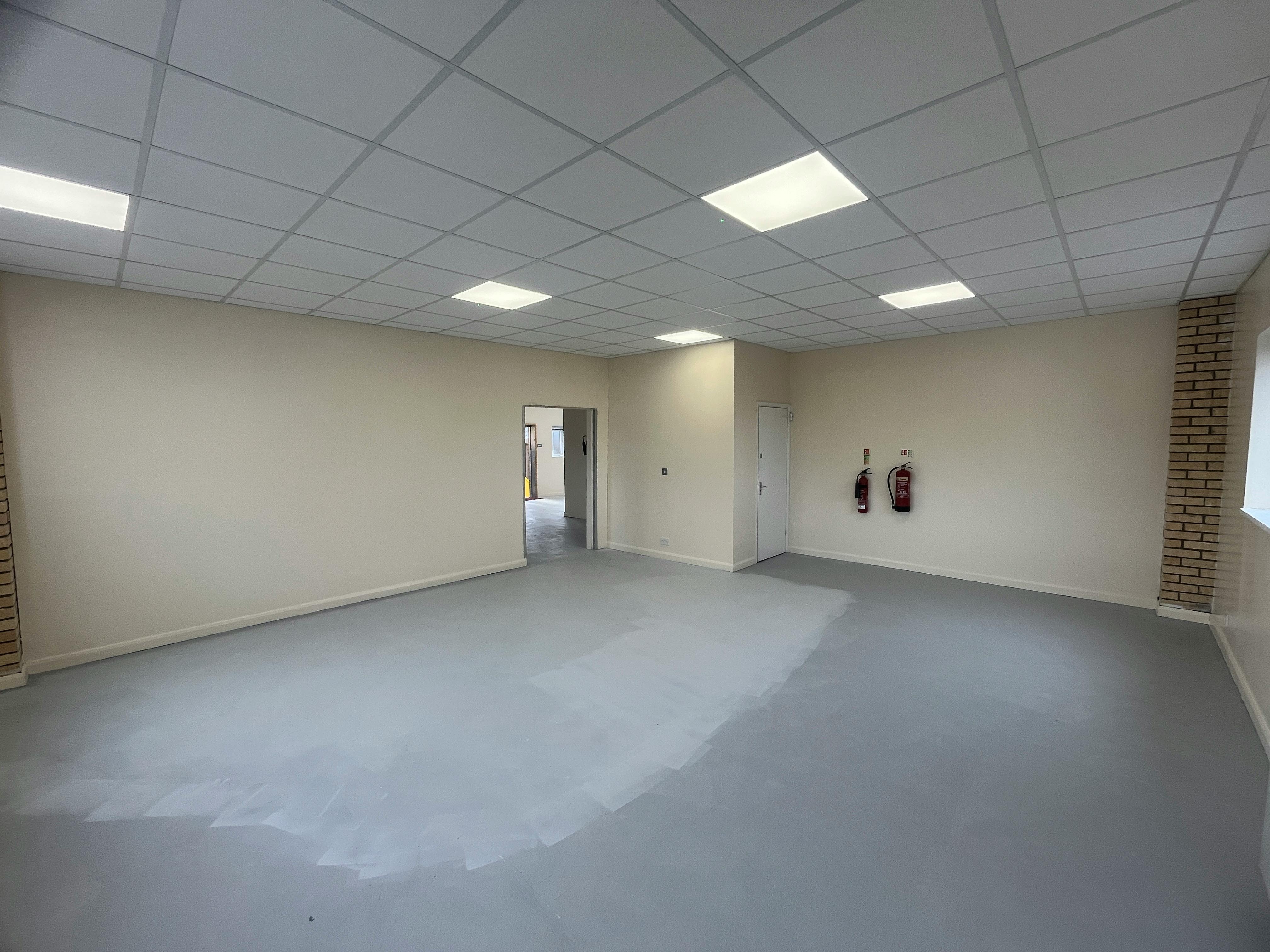 Unit 4, High Wycombe, Industrial / Offices To Let - 20250328_091423780_iOS.jpg