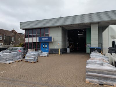 Unit 2, The Riverside Business Centre, Guildford, Industrial To Let - PXL_20251016_094824841MP.jpg