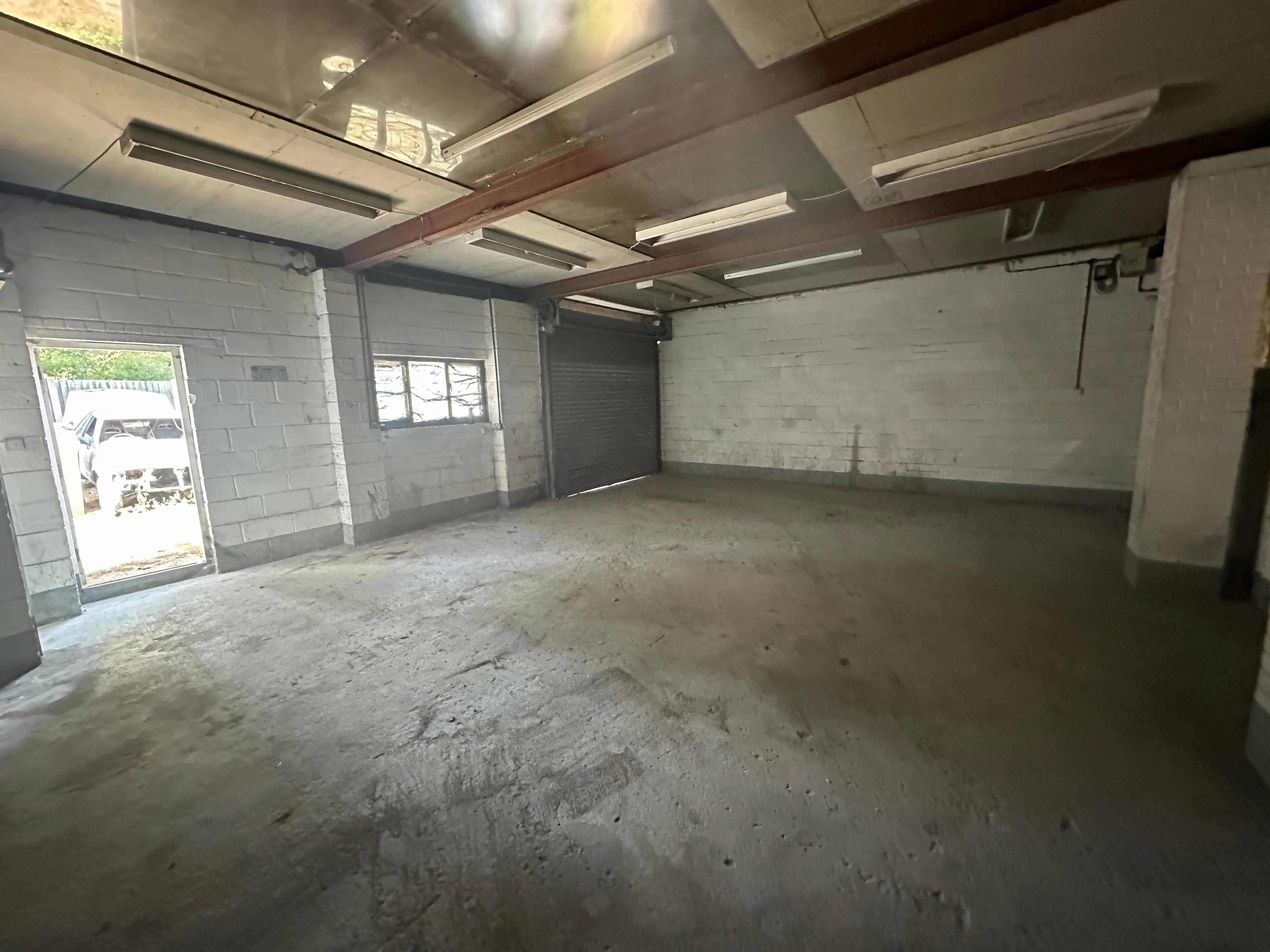 Rushmoor Garage, Tilford Road, Farnham, Motortrade / Industrial / Warehouse To Let - IMG_9902.JPG