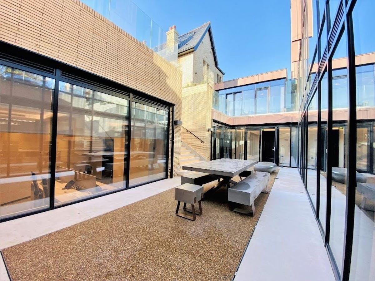 B9bbaef5e66d153f3b13d316444c799a 2