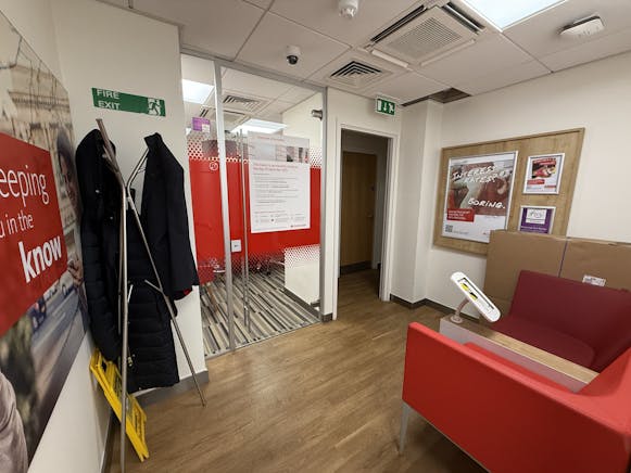 15 Victoria Square, Droitwich, Retail To Let / For Sale - Image 8