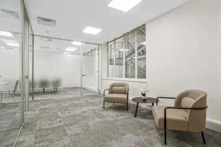 9 Kingsway, London, Office To Let - DSC05214.jpg