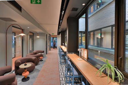 130 St Vincent Street, Glasgow, Office To Let - Renzo_Mazzolini_130_St_Vincent_202415.jpg