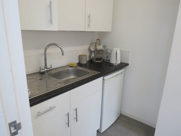 2A Princess Way, Camberley, Offices / Retail To Let - IMG_1948.JPG