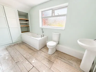 36 High Street, Lincoln, Residential Conversion / Investment - Mixed use / Retail For Sale - bathroom.png