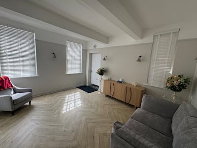 107 and 109 Aldershot Road, Guildford, Investment / Residential / Retail For Sale - IMG_1268.jpeg