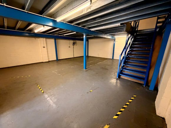 11 Rosshill Industrial Park, Southend-on-Sea, Industrial To Let - WhatsApp Image 2026-05-11 at 16.11.26 (2).jpeg