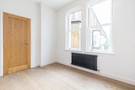 Tuskar Street, London, Residential House / Terraced house To Let - Reception Room