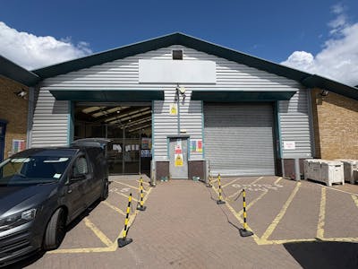 Unit 1-2, Prescott Road, Slough, Office / Industrial / Warehouse To Let - IMG_8023.JPEG